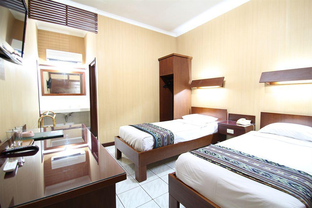 Paradiso Beach Inn Kuta  Exterior photo