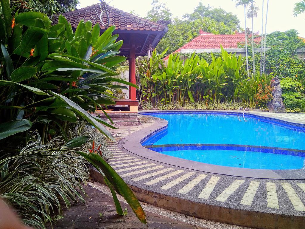 Paradiso Beach Inn Kuta  Exterior photo