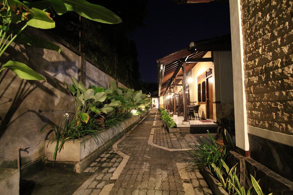 Paradiso Beach Inn Kuta  Exterior photo