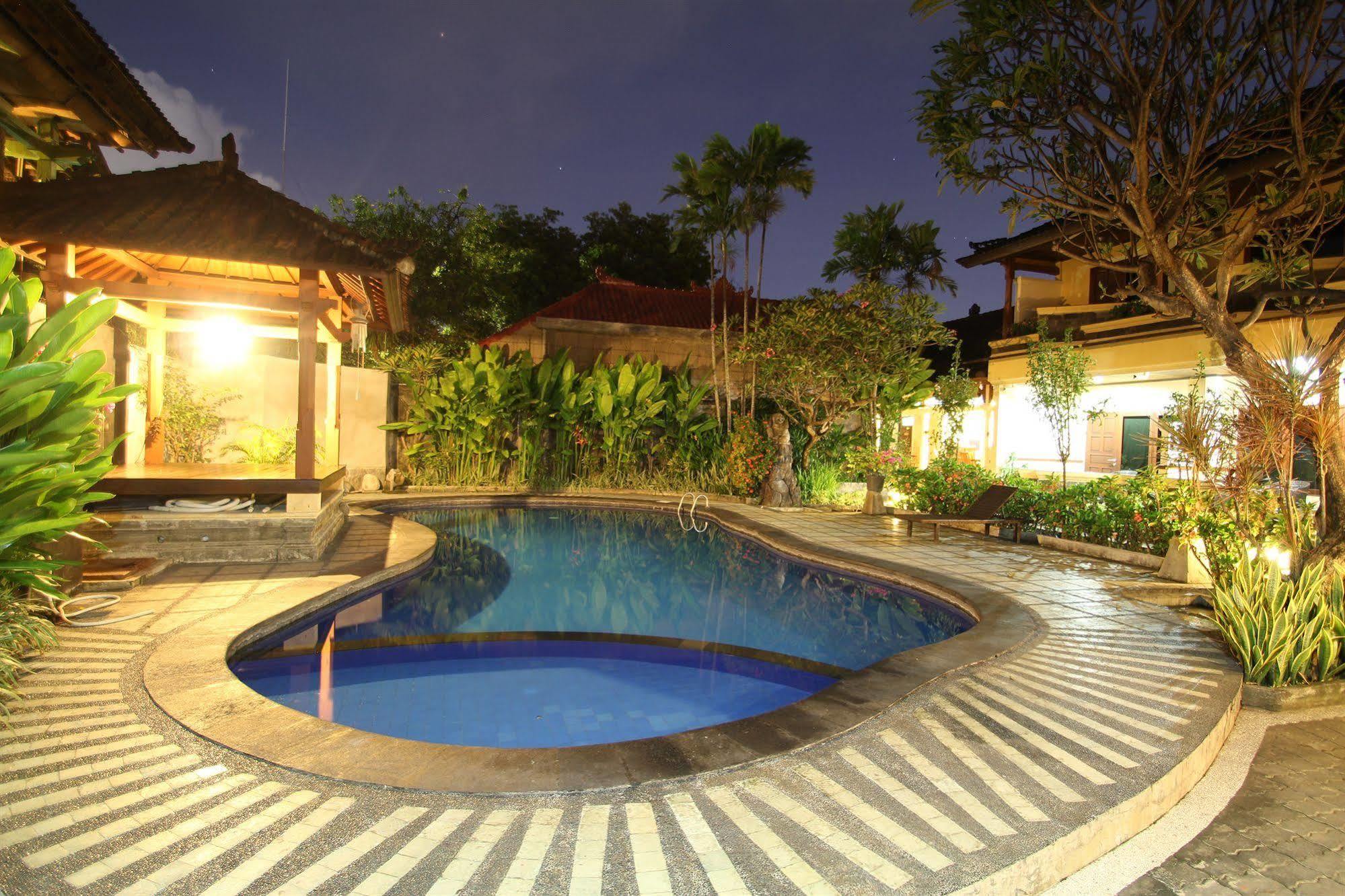 Paradiso Beach Inn Kuta  Exterior photo
